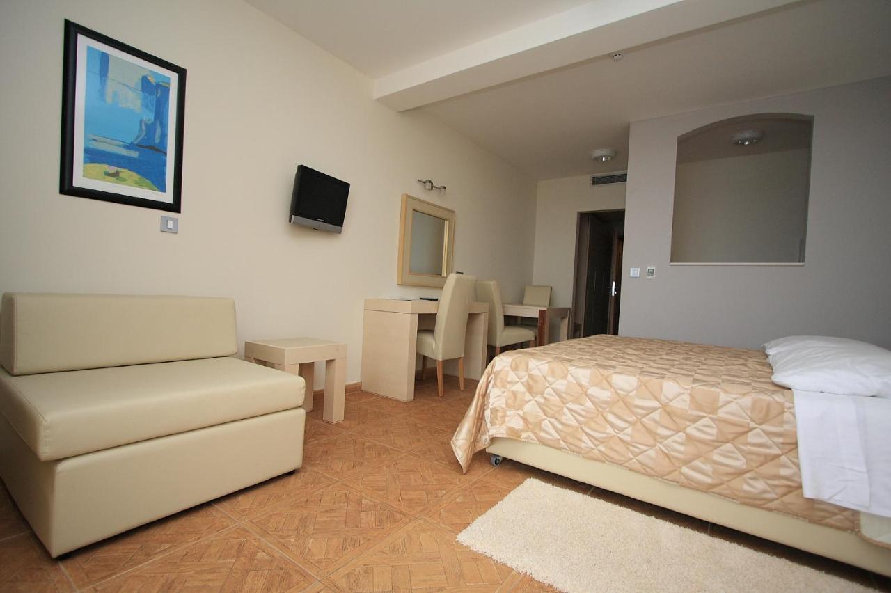 Aparthotel Natalia Podgora Exteriér fotografie
