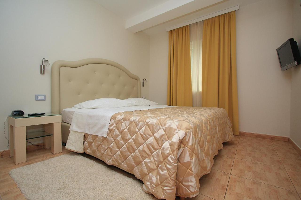 Aparthotel Natalia Podgora Exteriér fotografie